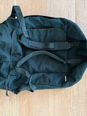 Everlane mover pack  (green)